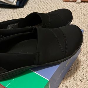 Abeo |New - never worn.  Smart 3550 Black Slip On Shoes Loafers Size 7.